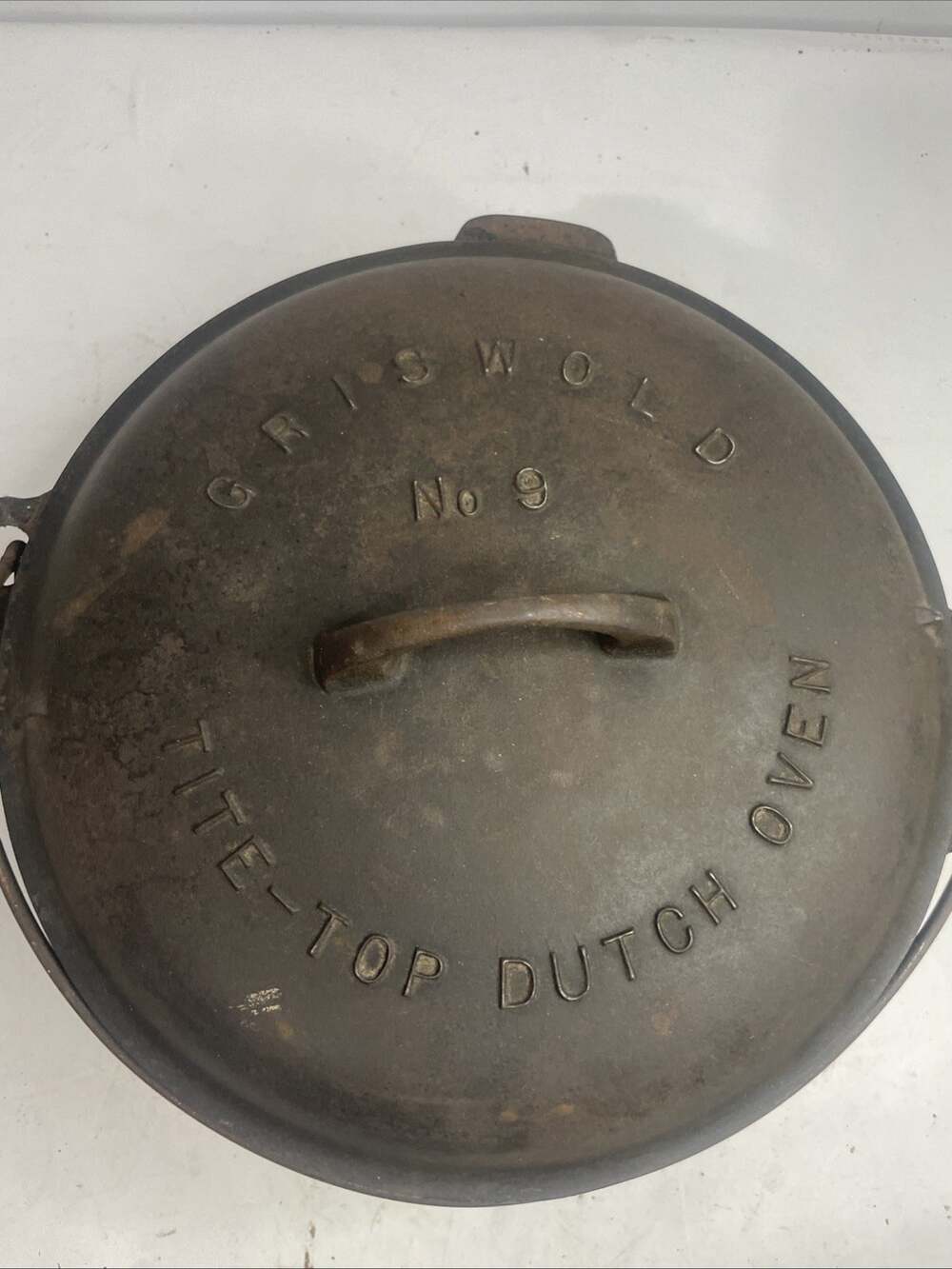 Griswold #9 Tire Top Dutch Oven. REPAIRED SEE PICS